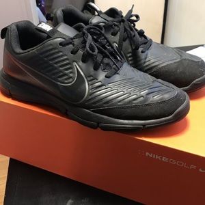 Black Nike explorer 2 golf shoes